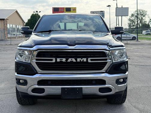 Diamond Black Crystal Pearlcoat 2019 RAM 1500 Big Horn