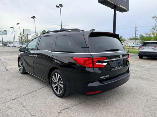 Crystal Black Pearl 2022 Honda Odyssey Touring