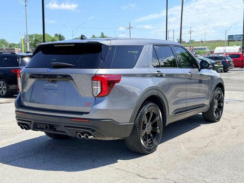 Carbonized Gray Metallic 2022 Ford Explorer ST