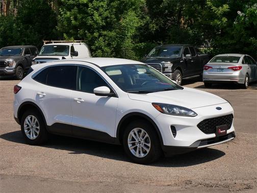 2020 Ford Escape SE