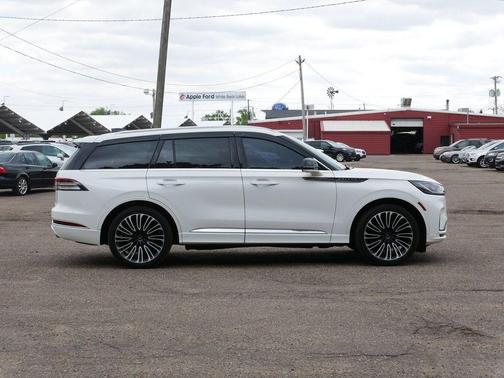 White Metallic 2025 Lincoln Aviator Black Label AWD