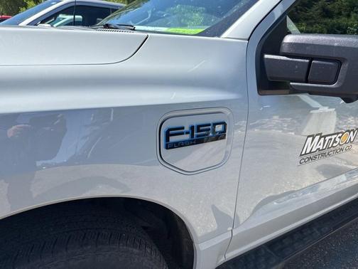 2024 Ford F-150 Lightning Flash