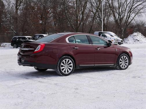 2016 Lincoln MKS Base
