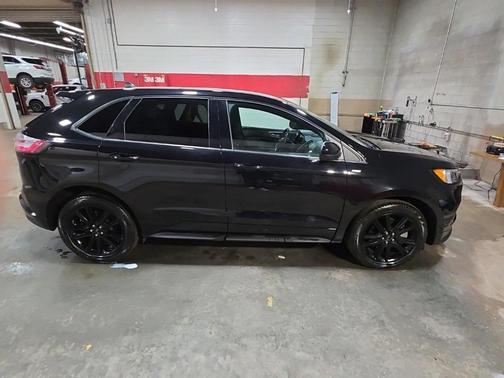 2023 Ford Edge ST Line