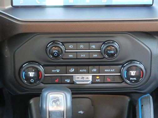 Carbonized Gray Metallic 2023 Ford Bronco Outer Banks