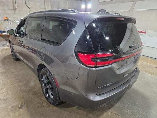 2022 Chrysler Pacifica Limited