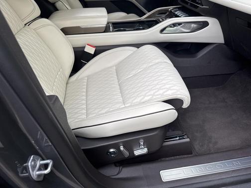 2024 Lincoln Nautilus Black Label