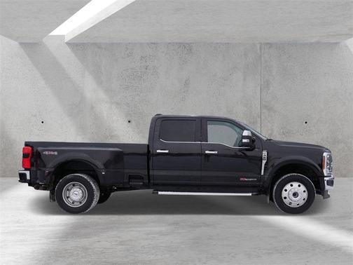 2023 Ford F-450 Lariat