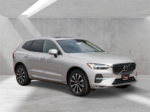 2023 Volvo XC60 B5 Plus Bright Theme