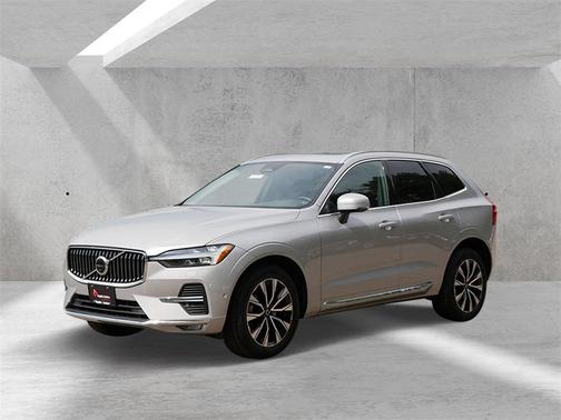 2023 Volvo XC60 B5 Plus Bright Theme