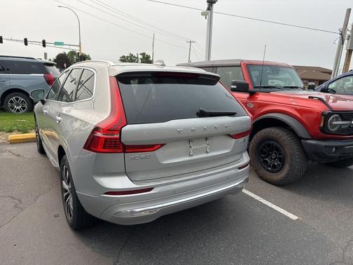 2023 Volvo XC60 B5 Plus Bright Theme
