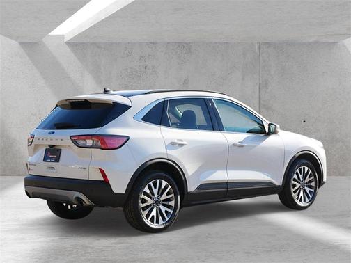 2022 Ford Escape Titanium