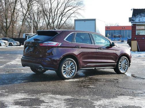 2022 Ford Edge Titanium