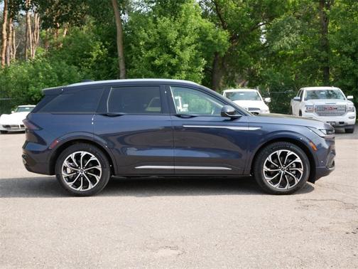 2024 Lincoln Nautilus Reserve