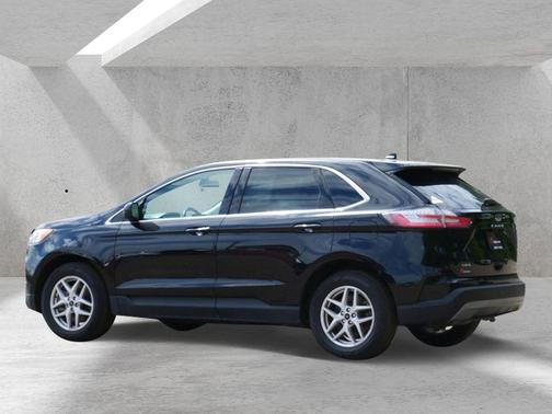 Black Metallic 2024 Ford Edge SEL