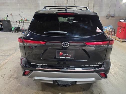 2022 Toyota Highlander Platinum