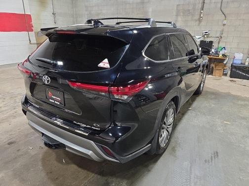 2022 Toyota Highlander Platinum