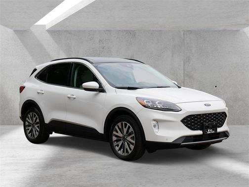 2022 Ford Escape Titanium