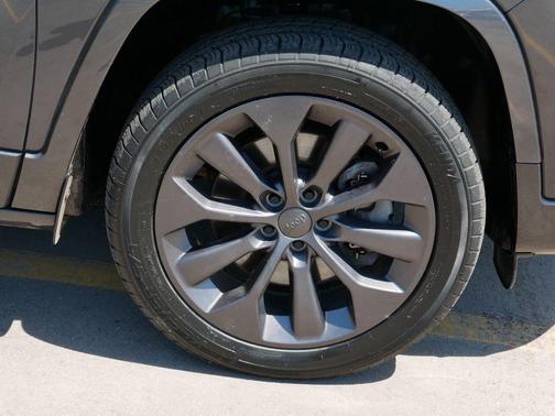 Granite Crystal Clearcoat Metallic 2020 Jeep Cherokee Limited
