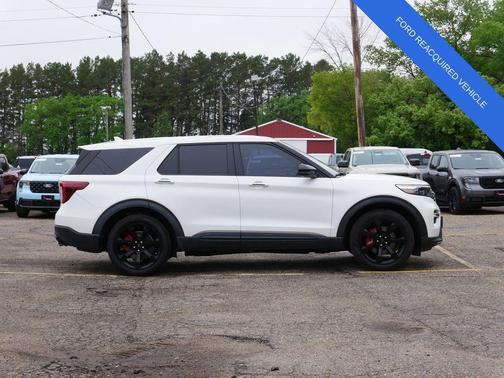 White Metallic 2022 Ford Explorer ST