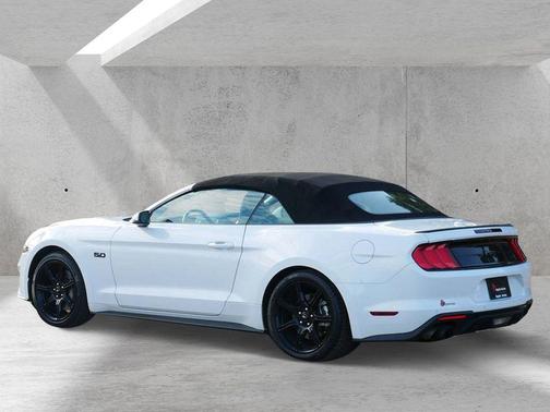 Oxford White 2019 Ford Mustang GT Premium