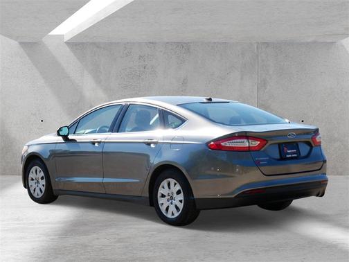2014 Ford Fusion S