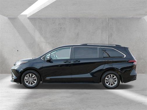 2021 Toyota Sienna LE