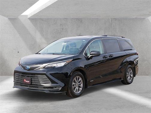 2021 Toyota Sienna LE