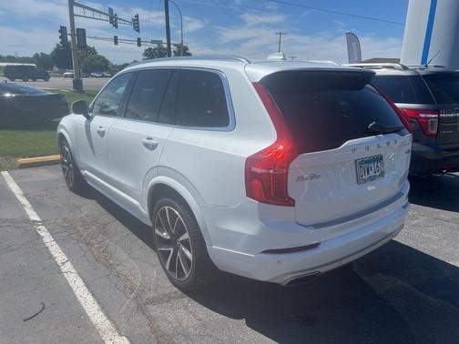 2020 Volvo XC90 T6 Momentum 6 Passenger