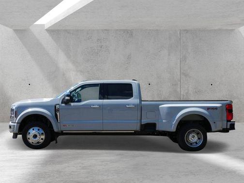 Avalanche 2026 Ford F-450 Platinum