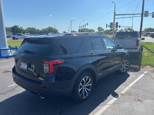 2022 Ford Explorer ST-Line