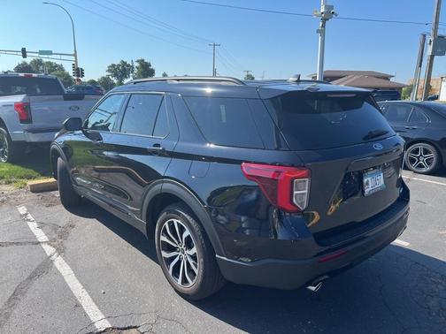 2022 Ford Explorer ST-Line