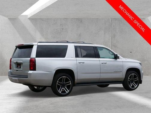 Silver Ice Metallic 2016 Chevrolet Suburban LT