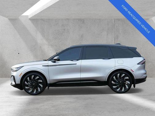 Silver Radiance Metallic 2024 Lincoln Nautilus Reserve