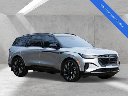 Silver Radiance Metallic 2024 Lincoln Nautilus Reserve