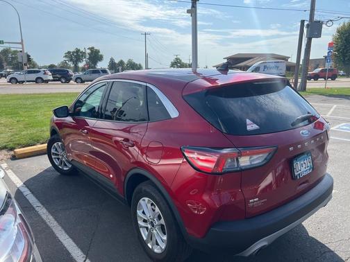 2020 Ford Escape SE