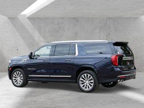 Midnight Blue Metallic 2022 GMC Yukon XL Denali