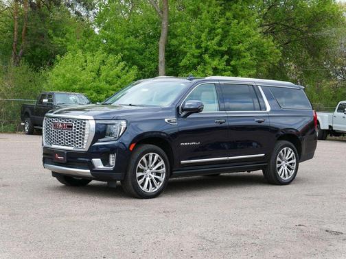 Midnight Blue Metallic 2022 GMC Yukon XL Denali