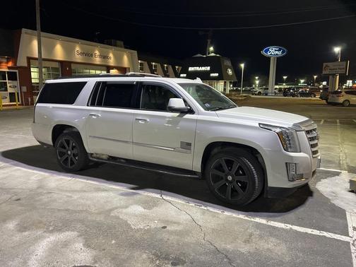 2017 Cadillac Escalade ESV Premium Luxury