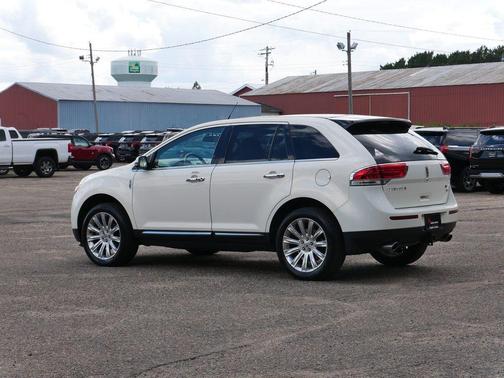 Champagne 2013 Lincoln MKX Base