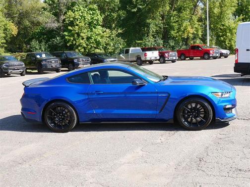 2017 Ford Shelby GT350 Base