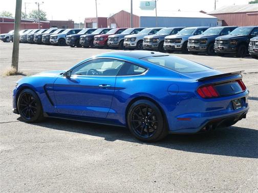 2017 Ford Shelby GT350 Base