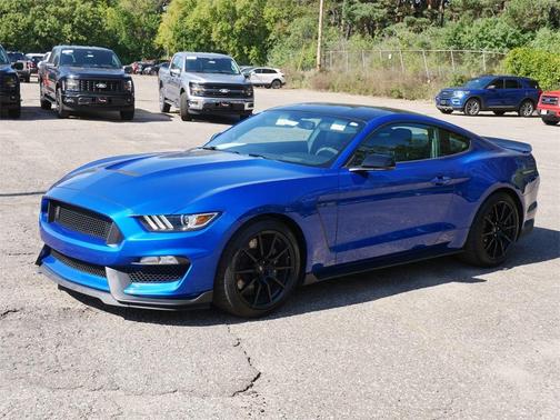 2017 Ford Shelby GT350 Base