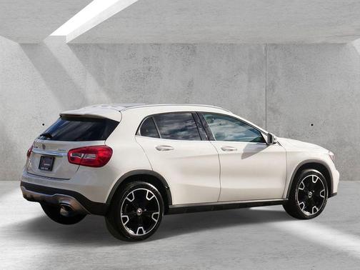 2018 Mercedes-Benz GLA 250 Base 4MATIC