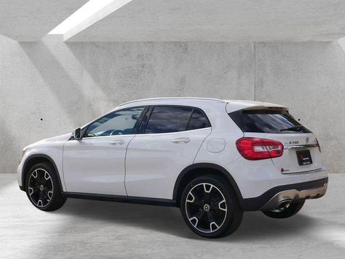2018 Mercedes-Benz GLA 250 Base 4MATIC