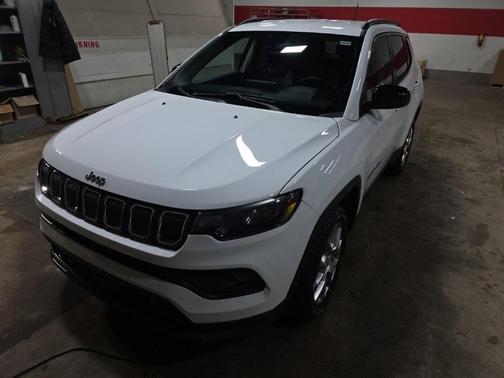 2022 Jeep Compass Latitude Lux