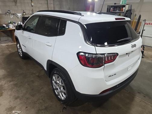 2022 Jeep Compass Latitude Lux