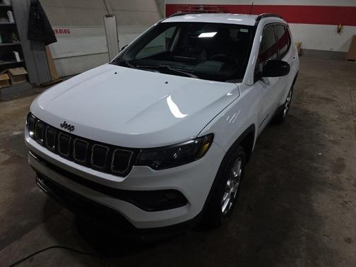 2022 Jeep Compass Latitude Lux