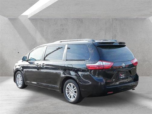 2015 Toyota Sienna L