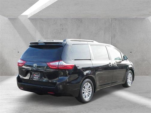 2015 Toyota Sienna L
